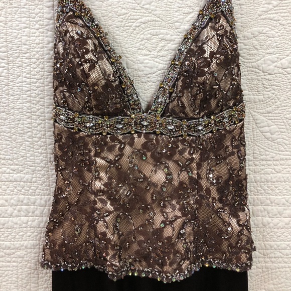 Riva Designs long Sequin Satin Formal Size 6 NWT - Picture 2 of 8